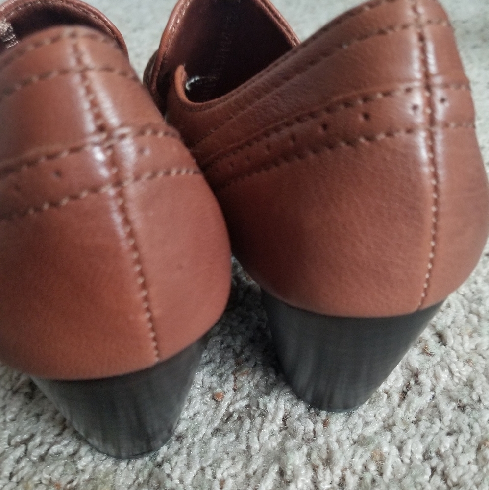 BareTraps Haydon Leather Heeled Booties - Picture 4 of 9